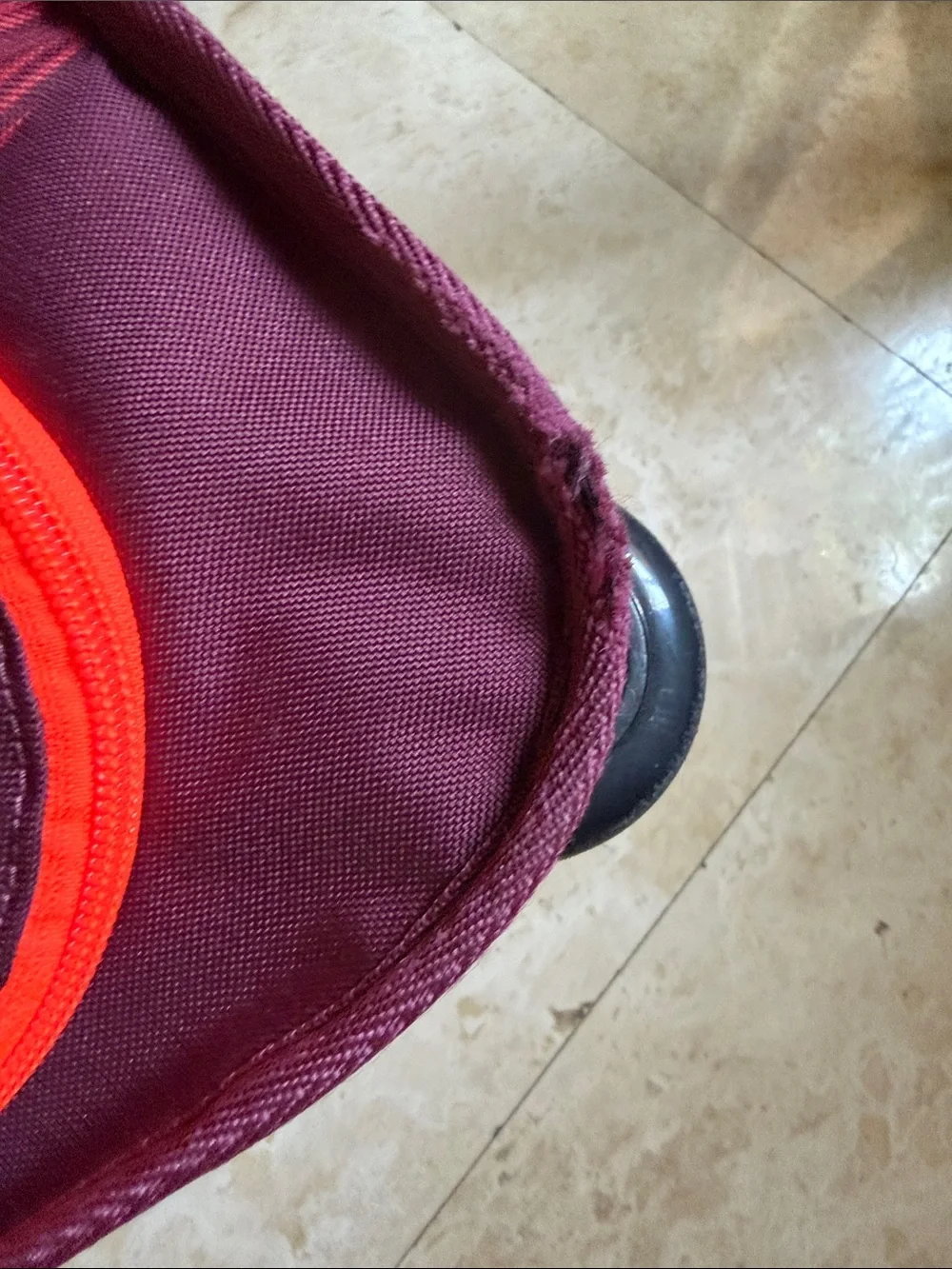 Kipsta Rolling Bag - Burgundy